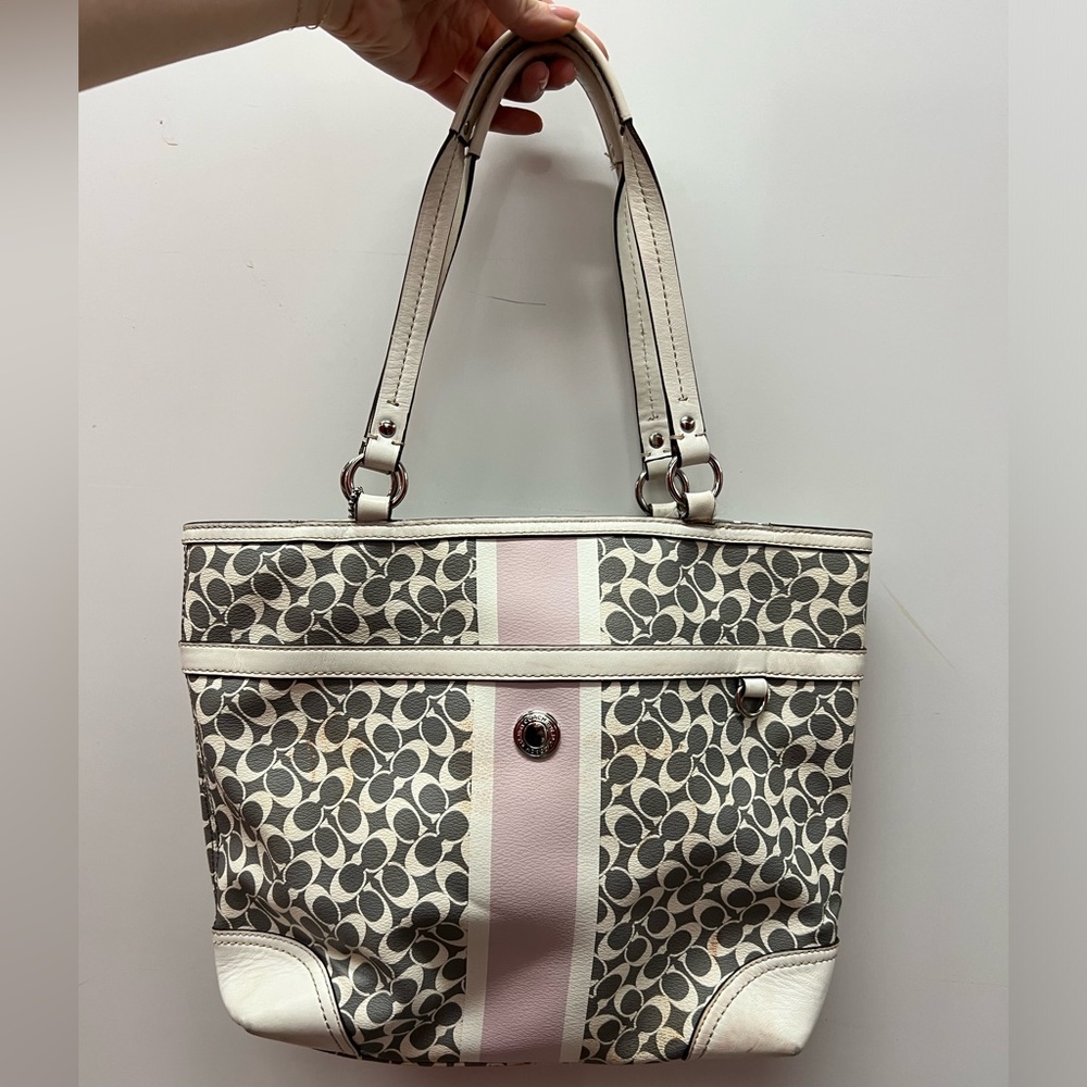 [AUTHENTIC] Beautiful grey and pink leather coach bag